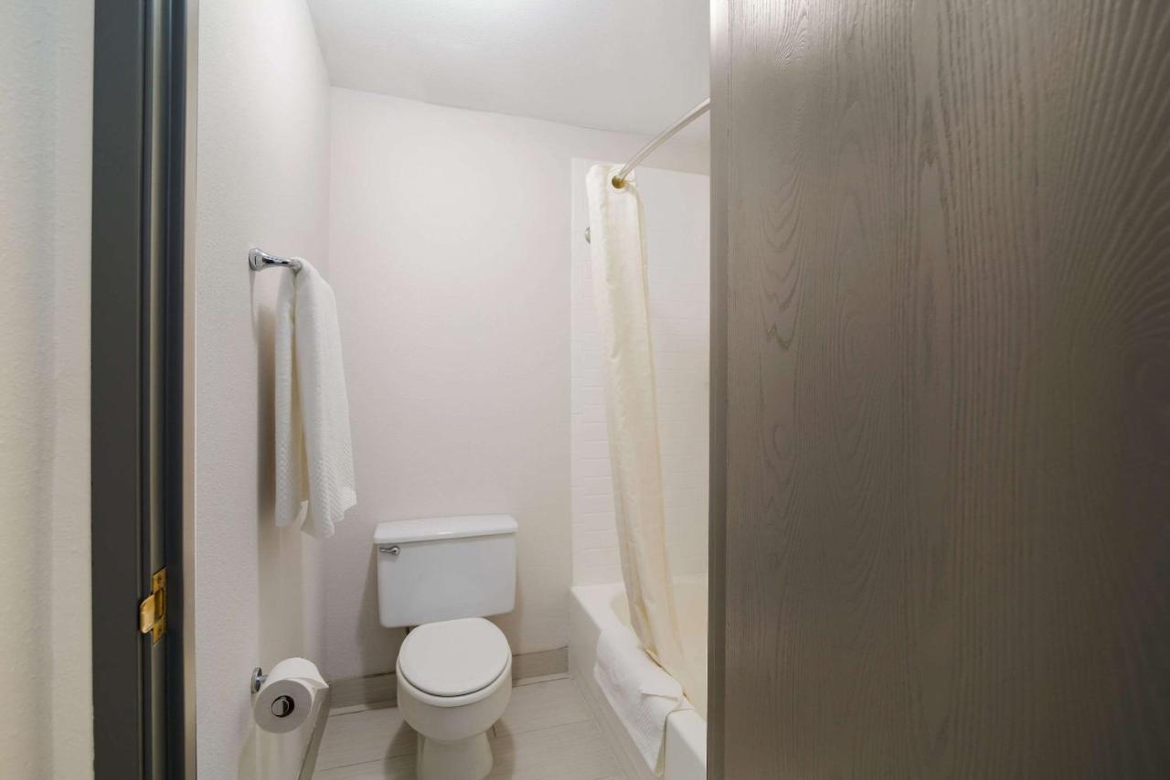 Econo Lodge Williston Zewnętrze zdjęcie