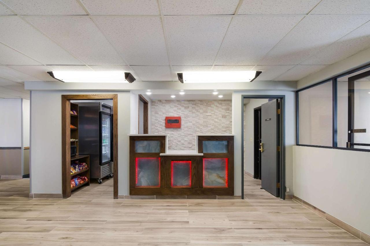 Econo Lodge Williston Zewnętrze zdjęcie